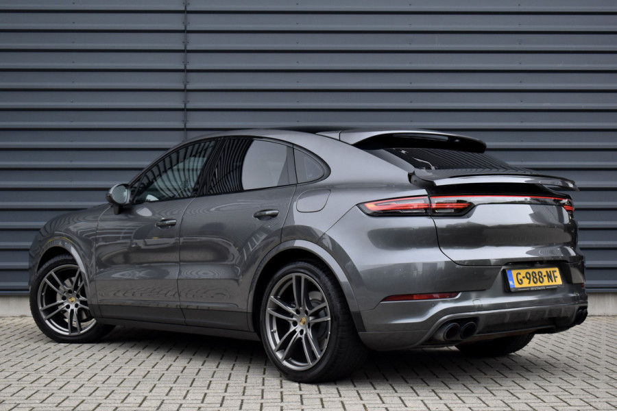 Porsche Cayenne Coupé 3.0 E-Hybrid 462pk | Panoramadak | Sport Chrono | Achterasbesturing | Trekhaak | 21'' Velgen | Leder Dashbord | Orig. NL |