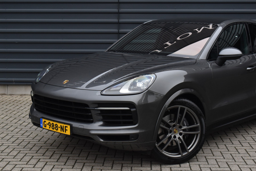 Porsche Cayenne Coupé 3.0 E-Hybrid 462pk | Panoramadak | Sport Chrono | Achterasbesturing | Trekhaak | 21'' Velgen | Leder Dashbord | Orig. NL |