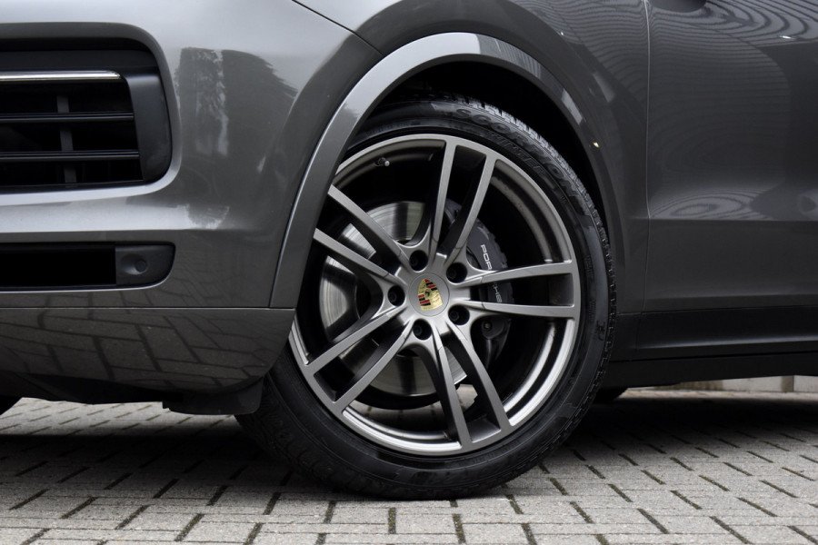 Porsche Cayenne Coupé 3.0 E-Hybrid 462pk | Panoramadak | Sport Chrono | Achterasbesturing | Trekhaak | 21'' Velgen | Leder Dashbord | Orig. NL |