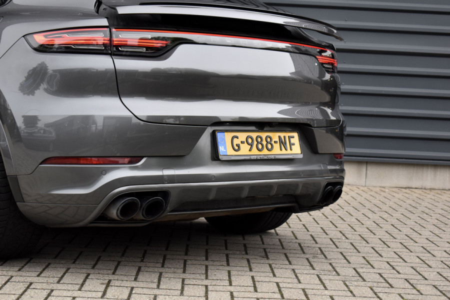 Porsche Cayenne Coupé 3.0 E-Hybrid 462pk | Panoramadak | Sport Chrono | Achterasbesturing | Trekhaak | 21'' Velgen | Leder Dashbord | Orig. NL |