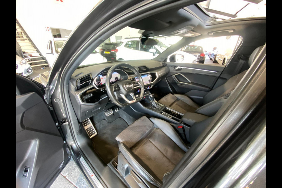 Audi Q3 40 TFSI quattro S Line edition S line Black optic Pano Electr-Trekhaak ACC Keyless go pakket Carplay Draadloos
