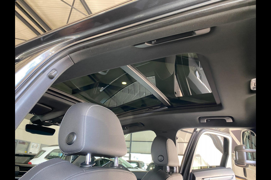 Audi Q3 40 TFSI quattro S Line edition S line Black optic Pano Electr-Trekhaak ACC Keyless go pakket Carplay Draadloos