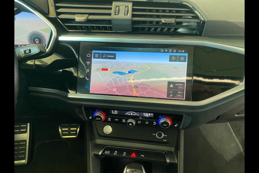 Audi Q3 40 TFSI quattro S Line edition S line Black optic Pano Electr-Trekhaak ACC Keyless go pakket Carplay Draadloos