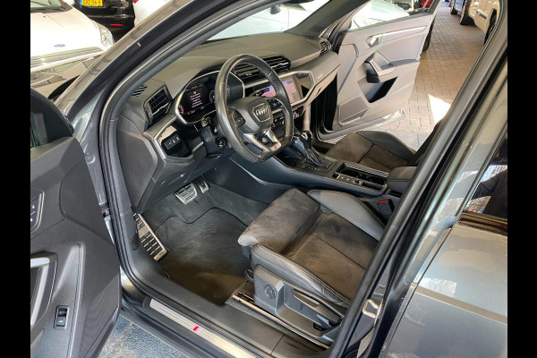 Audi Q3 40 TFSI quattro S Line edition S line Black optic Pano Electr-Trekhaak ACC Keyless go pakket Carplay Draadloos
