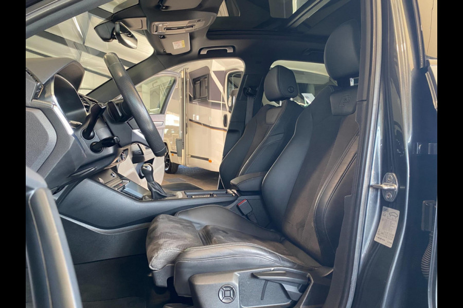 Audi Q3 40 TFSI quattro S Line edition S line Black optic Pano Electr-Trekhaak ACC Keyless go pakket Carplay Draadloos