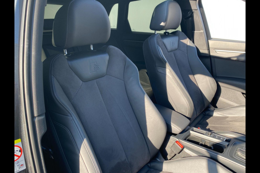 Audi Q3 40 TFSI quattro S Line edition S line Black optic Pano Electr-Trekhaak ACC Keyless go pakket Carplay Draadloos