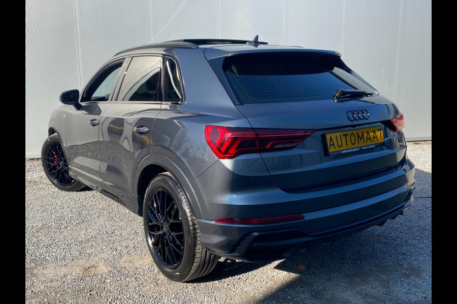 Audi Q3 40 TFSI quattro S Line edition S line Black optic Pano Electr-Trekhaak ACC Keyless go pakket Carplay Draadloos