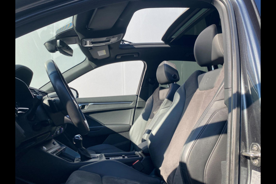 Audi Q3 40 TFSI quattro S Line edition S line Black optic Pano Electr-Trekhaak ACC Keyless go pakket Carplay Draadloos