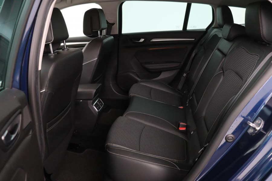 Renault Mégane 1.3 TCe Bose | Trekhaak | Camera | Navigatie | Keyless | Massage | Carplay | Dodehoek detectie | Climate control | Cruise control