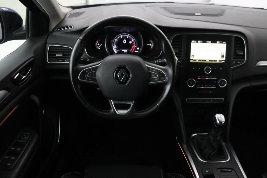 Renault Mégane 1.3 TCe Bose | Trekhaak | Camera | Navigatie | Keyless | Massage | Carplay | Dodehoek detectie | Climate control | Cruise control
