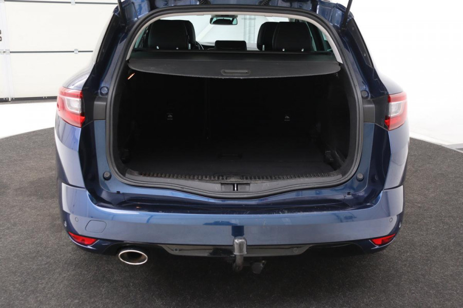 Renault Mégane 1.3 TCe Bose | Trekhaak | Camera | Navigatie | Keyless | Massage | Carplay | Dodehoek detectie | Climate control | Cruise control