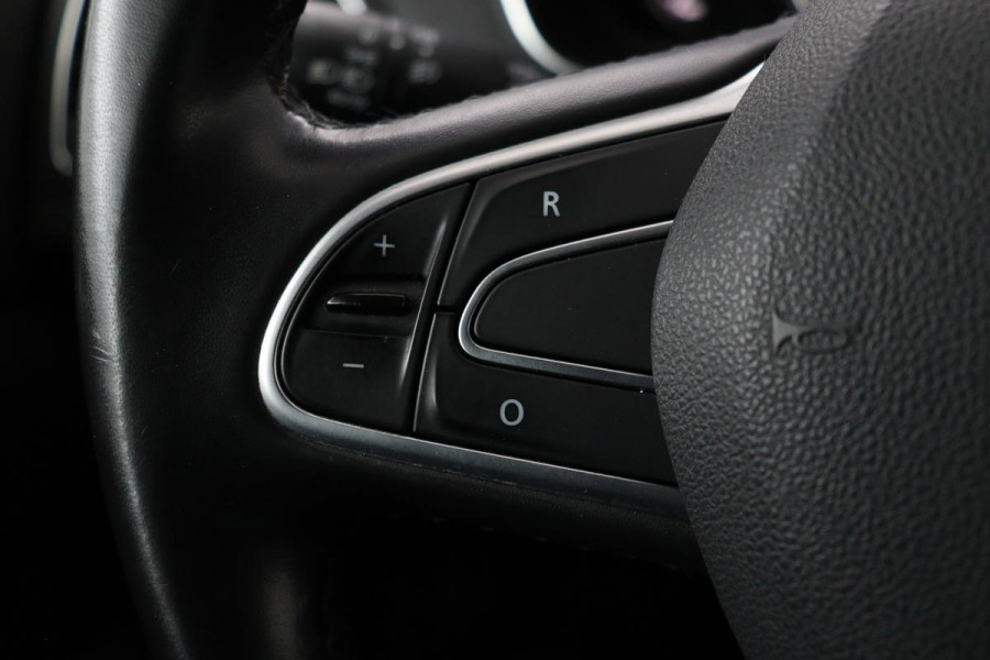 Renault Mégane 1.3 TCe Bose | Trekhaak | Camera | Navigatie | Keyless | Massage | Carplay | Dodehoek detectie | Climate control | Cruise control