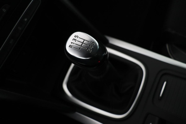 Renault Mégane 1.3 TCe Bose | Trekhaak | Camera | Navigatie | Keyless | Massage | Carplay | Dodehoek detectie | Climate control | Cruise control