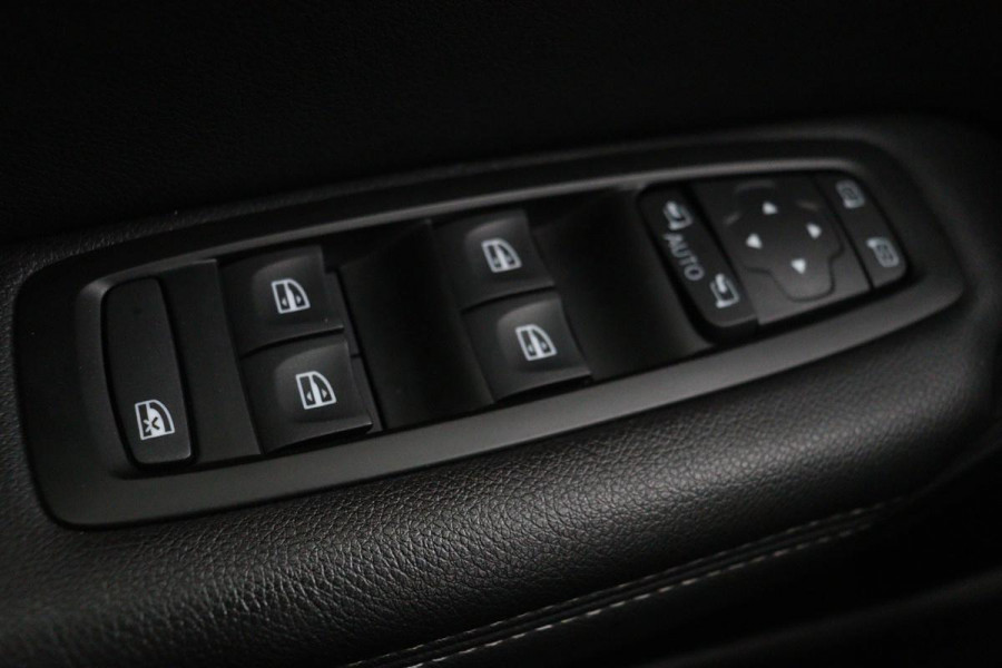 Renault Mégane 1.3 TCe Bose | Trekhaak | Camera | Navigatie | Keyless | Massage | Carplay | Dodehoek detectie | Climate control | Cruise control