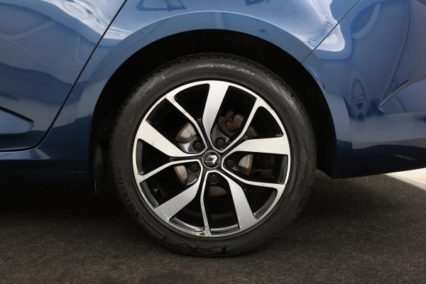 Renault Mégane 1.3 TCe Bose | Trekhaak | Camera | Navigatie | Keyless | Massage | Carplay | Dodehoek detectie | Climate control | Cruise control