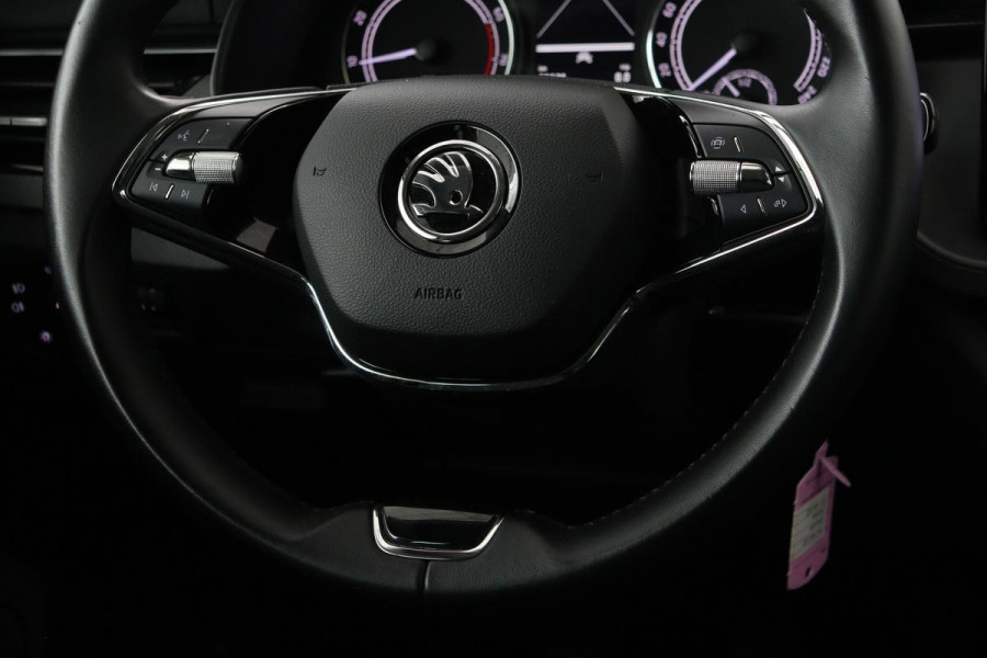 Škoda SCALA 1.0 TSI Ambition | Carplay | Full LED | Climate control | Parkeerhulp | DAB | Cruise control | Dakspoiler