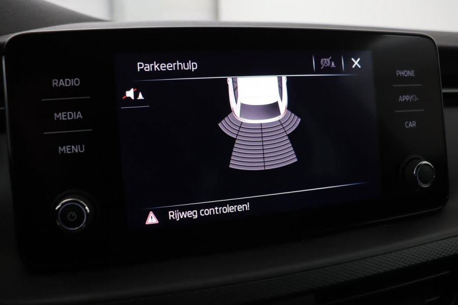 Škoda SCALA 1.0 TSI Ambition | Carplay | Full LED | Climate control | Parkeerhulp | DAB | Cruise control | Dakspoiler