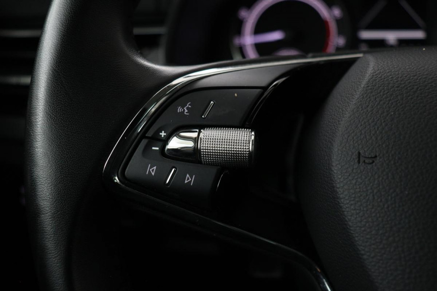 Škoda SCALA 1.0 TSI Ambition | Carplay | Full LED | Climate control | Parkeerhulp | DAB | Cruise control | Dakspoiler