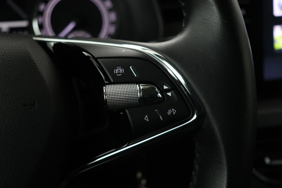 Škoda SCALA 1.0 TSI Ambition | Carplay | Full LED | Climate control | Parkeerhulp | DAB | Cruise control | Dakspoiler