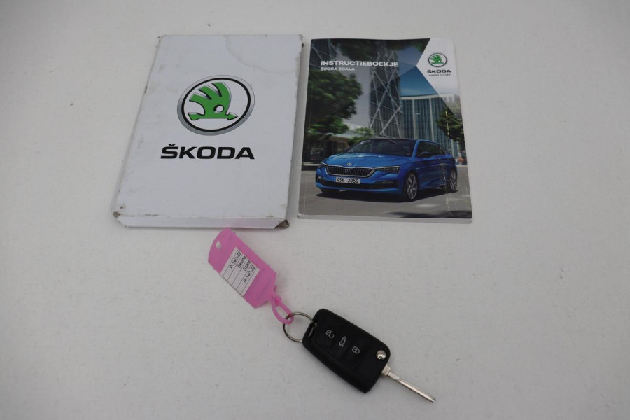 Škoda SCALA 1.0 TSI Ambition | Carplay | Full LED | Climate control | Parkeerhulp | DAB | Cruise control | Dakspoiler