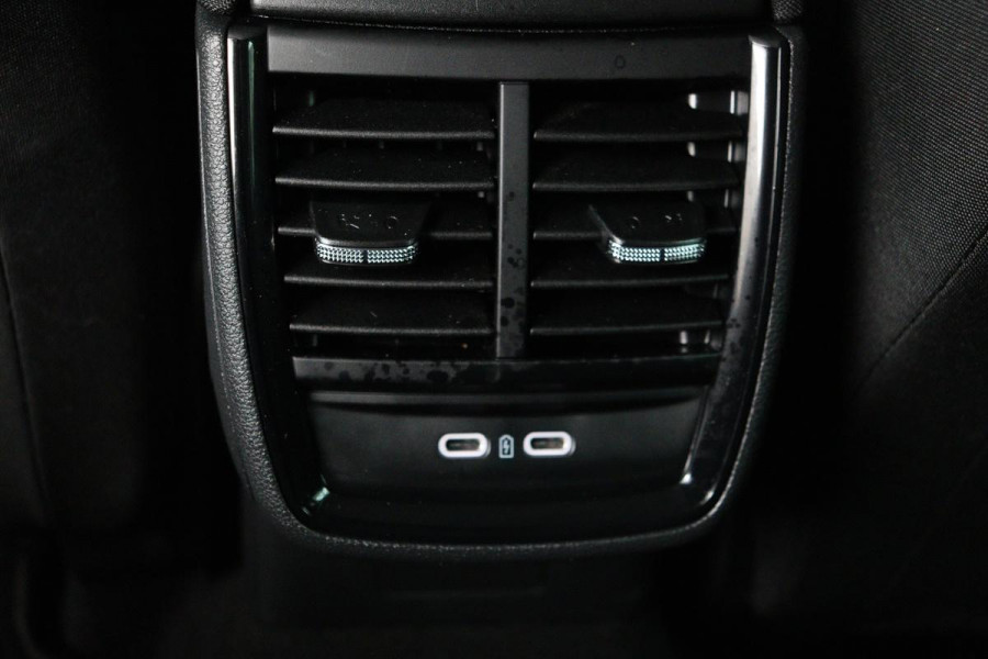 Škoda SCALA 1.0 TSI Ambition | Carplay | Full LED | Climate control | Parkeerhulp | DAB | Cruise control | Dakspoiler