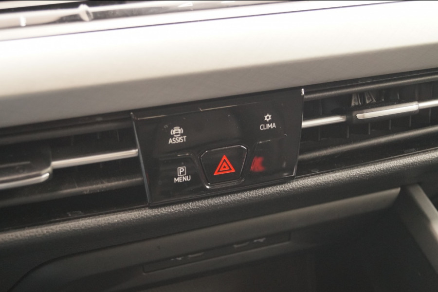 Volkswagen Golf 1.0 eTSI DSG Life Edition -LED-ECC-PDC-NAVI-