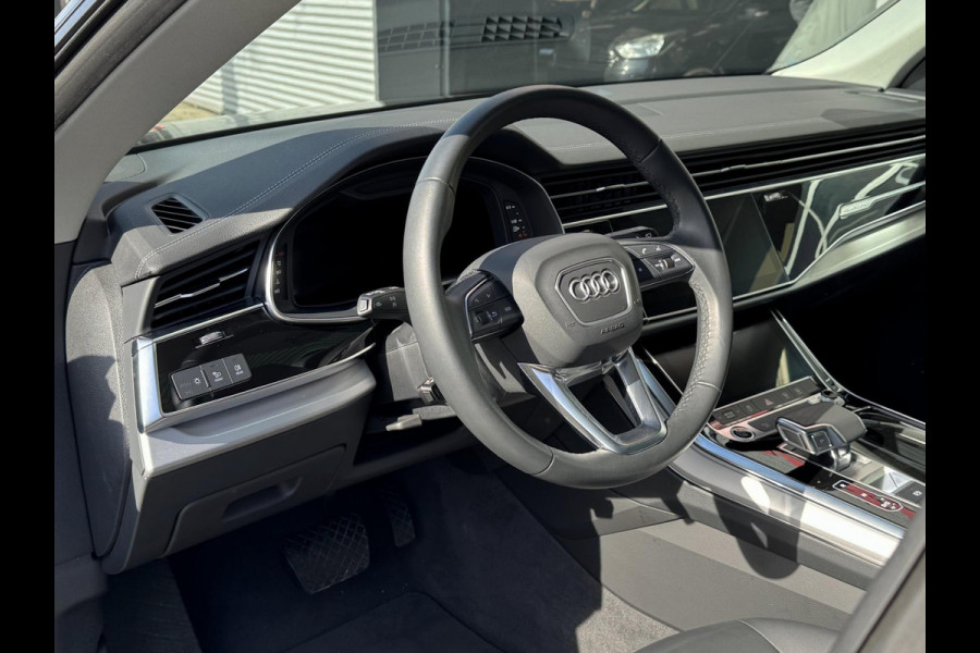 Audi Q8 3.0 -V6 24V 55 TFSi Quattro - Panorama dak I Airco I Leer I 23 inch velgen I PDC I Led i 24.000 KM