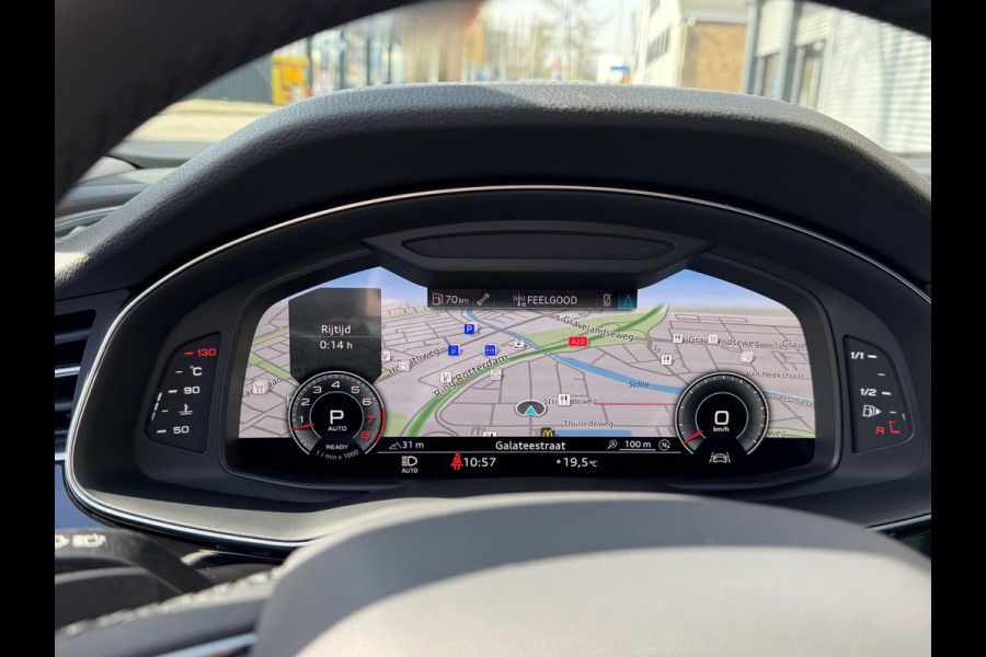 Audi Q8 3.0 -V6 24V 55 TFSi Quattro - Panorama dak I Airco I Leer I 23 inch velgen I PDC I Led i 24.000 KM