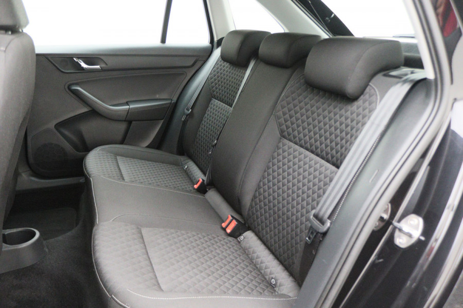 Škoda Rapid Spaceback 1.2 TSI DSG Greentech Drive Navigatie, Airco, Cruise, Bluetooth, PDC, Trekhaak
