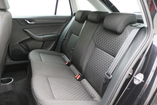 Škoda Rapid Spaceback 1.2 TSI DSG Greentech Drive Navigatie, Airco, Cruise, Bluetooth, PDC, Trekhaak