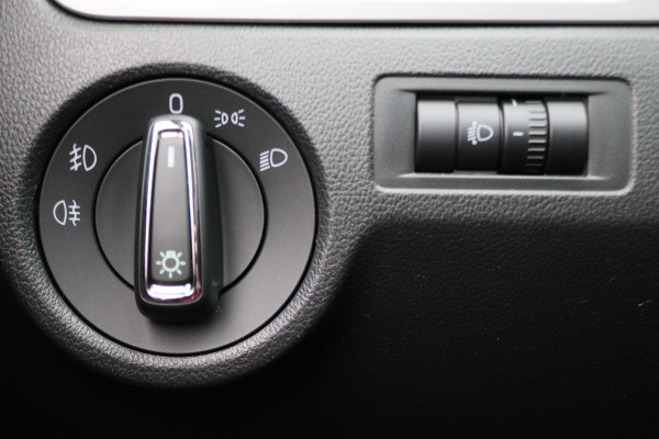 Škoda Rapid Spaceback 1.2 TSI DSG Greentech Drive Navigatie, Airco, Cruise, Bluetooth, PDC, Trekhaak