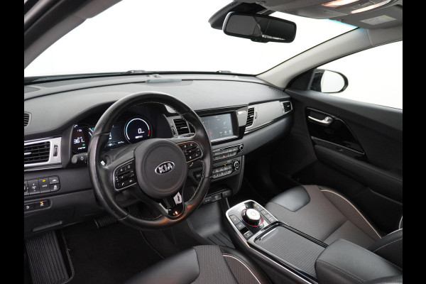 Kia e-Niro 64kWh 204PK Apple Carplay Android Auto Navi Ecc 1/2 Leder Camera Adaptieve Cruise Control Pdc Stoel Verwarming Keyless Led Stuur Verwarming Dodehoek assistent Regen-Lichtsensor Bluetooth Lmv 17" Krachtige en zuinige aandrijflijn met grote accu! €45.000 Nieuwprijs
