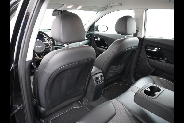Kia e-Niro 64kWh 204PK Apple Carplay Android Auto Navi Ecc 1/2 Leder Camera Adaptieve Cruise Control Pdc Stoel Verwarming Keyless Led Stuur Verwarming Dodehoek assistent Regen-Lichtsensor Bluetooth Lmv 17" Krachtige en zuinige aandrijflijn met grote accu! €45.000 Nieuwprijs