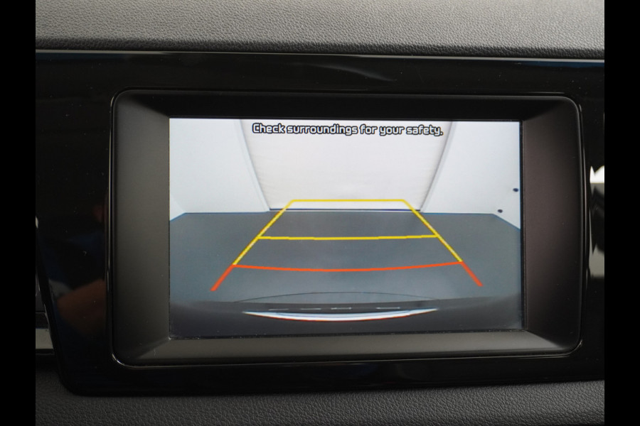 Kia e-Niro 64kWh 204PK Apple Carplay Android Auto Navi Ecc 1/2 Leder Camera Adaptieve Cruise Control Pdc Stoel Verwarming Keyless Led Stuur Verwarming Dodehoek assistent Regen-Lichtsensor Bluetooth Lmv 17" Krachtige en zuinige aandrijflijn met grote accu! €45.000 Nieuwprijs