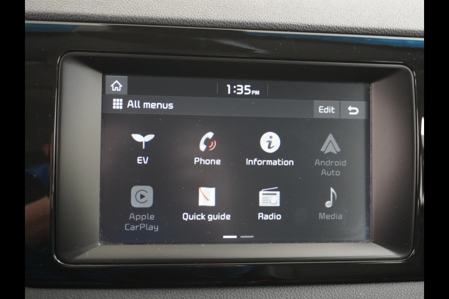 Kia e-Niro 64kWh 204PK Apple Carplay Android Auto Navi Ecc 1/2 Leder Camera Adaptieve Cruise Control Pdc Stoel Verwarming Keyless Led Stuur Verwarming Dodehoek assistent Regen-Lichtsensor Bluetooth Lmv 17" Krachtige en zuinige aandrijflijn met grote accu! €45.000 Nieuwprijs