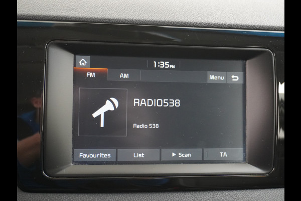 Kia e-Niro 64kWh 204PK Apple Carplay Android Auto Navi Ecc 1/2 Leder Camera Adaptieve Cruise Control Pdc Stoel Verwarming Keyless Led Stuur Verwarming Dodehoek assistent Regen-Lichtsensor Bluetooth Lmv 17" Krachtige en zuinige aandrijflijn met grote accu! €45.000 Nieuwprijs
