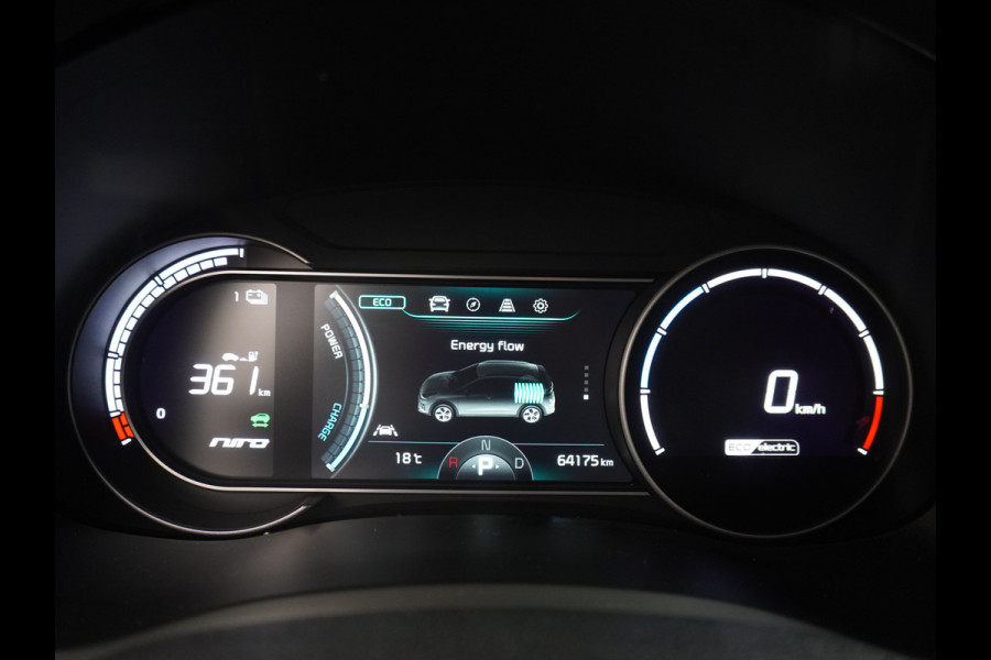 Kia e-Niro 64kWh 204PK Apple Carplay Android Auto Navi Ecc 1/2 Leder Camera Adaptieve Cruise Control Pdc Stoel Verwarming Keyless Led Stuur Verwarming Dodehoek assistent Regen-Lichtsensor Bluetooth Lmv 17" Krachtige en zuinige aandrijflijn met grote accu! €45.000 Nieuwprijs