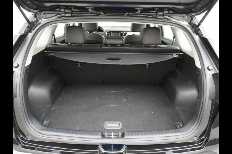 Kia e-Niro 64kWh 204PK Apple Carplay Android Auto Navi Ecc 1/2 Leder Camera Adaptieve Cruise Control Pdc Stoel Verwarming Keyless Led Stuur Verwarming Dodehoek assistent Regen-Lichtsensor Bluetooth Lmv 17" Krachtige en zuinige aandrijflijn met grote accu! €45.000 Nieuwprijs