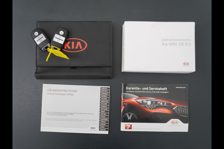 Kia e-Niro 64kWh 204PK Apple Carplay Android Auto Navi Ecc 1/2 Leder Camera Adaptieve Cruise Control Pdc Stoel Verwarming Keyless Led Stuur Verwarming Dodehoek assistent Regen-Lichtsensor Bluetooth Lmv 17" Krachtige en zuinige aandrijflijn met grote accu! €45.000 Nieuwprijs