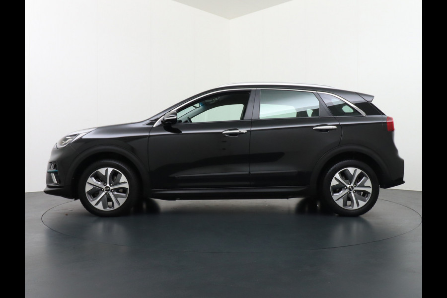 Kia e-Niro 64kWh 204PK Apple Carplay Android Auto Navi Ecc 1/2 Leder Camera Adaptieve Cruise Control Pdc Stoel Verwarming Keyless Led Stuur Verwarming Dodehoek assistent Regen-Lichtsensor Bluetooth Lmv 17" Krachtige en zuinige aandrijflijn met grote accu! €45.000 Nieuwprijs