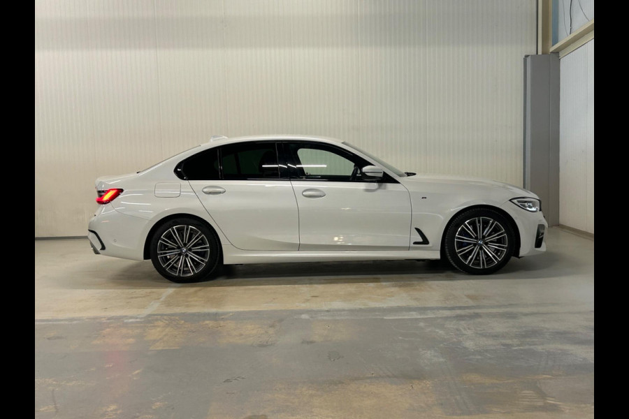 BMW 3-serie 330i High Executive | M-SPORT | ACC | SHADOW LINE | CAMERA