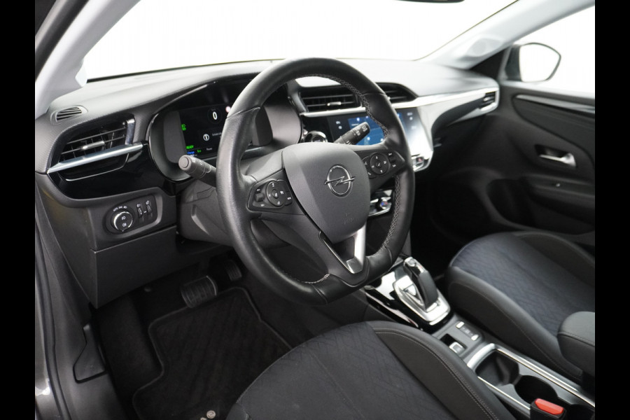 Opel CORSA-E Elegance 50kWh Two-Tone Apple Carplay Android Auto Navi Ecc Adap.Cruise Control 360° Camera Keyless Stoel-Stuurverwarming DAB Led Lmv 17" Verkeersbord detectie Rijstrooksensor Winter-Pakket Parkeer-Pakket Premium-Pakket 100% Dealeronderhouden Origineel Nederlandse Auto Nieuwprijs  €36.045,-