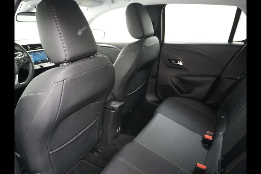 Opel CORSA-E Elegance 50kWh Two-Tone Apple Carplay Android Auto Navi Ecc Adap.Cruise Control 360° Camera Keyless Stoel-Stuurverwarming DAB Led Lmv 17" Verkeersbord detectie Rijstrooksensor Winter-Pakket Parkeer-Pakket Premium-Pakket 100% Dealeronderhouden Origineel Nederlandse Auto Nieuwprijs  €36.045,-