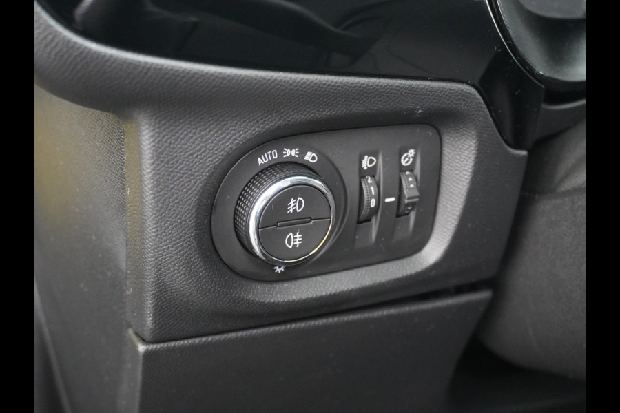 Opel CORSA-E Elegance 50kWh Two-Tone Apple Carplay Android Auto Navi Ecc Adap.Cruise Control 360° Camera Keyless Stoel-Stuurverwarming DAB Led Lmv 17" Verkeersbord detectie Rijstrooksensor Winter-Pakket Parkeer-Pakket Premium-Pakket 100% Dealeronderhouden Origineel Nederlandse Auto Nieuwprijs  €36.045,-