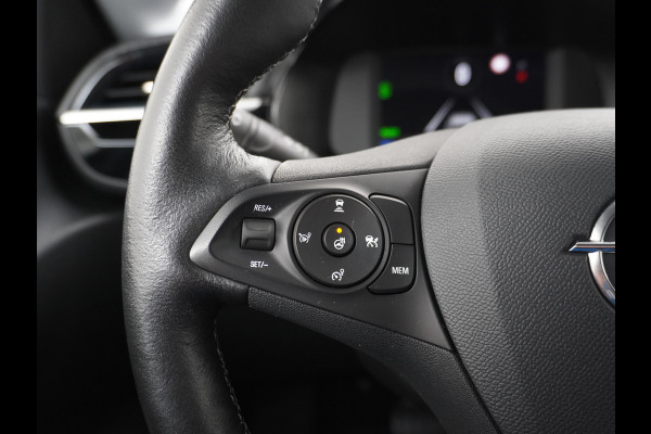 Opel CORSA-E Elegance 50kWh Two-Tone Apple Carplay Android Auto Navi Ecc Adap.Cruise Control 360° Camera Keyless Stoel-Stuurverwarming DAB Led Lmv 17" Verkeersbord detectie Rijstrooksensor Winter-Pakket Parkeer-Pakket Premium-Pakket 100% Dealeronderhouden Origineel Nederlandse Auto Nieuwprijs  €36.045,-