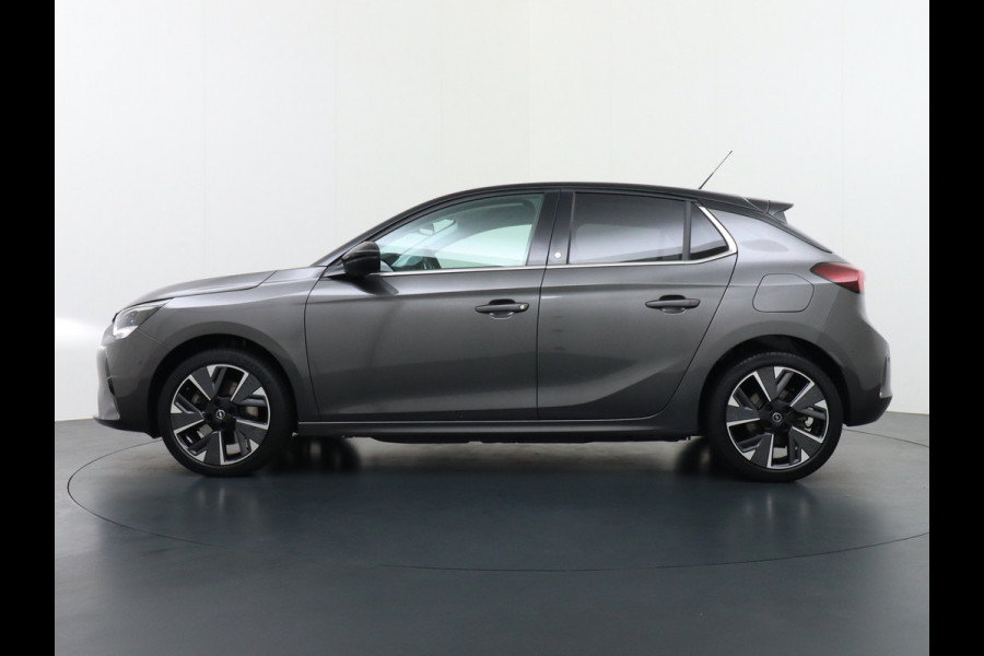Opel CORSA-E Elegance 50kWh Two-Tone Apple Carplay Android Auto Navi Ecc Adap.Cruise Control 360° Camera Keyless Stoel-Stuurverwarming DAB Led Lmv 17" Verkeersbord detectie Rijstrooksensor Winter-Pakket Parkeer-Pakket Premium-Pakket 100% Dealeronderhouden Origineel Nederlandse Auto Nieuwprijs  €36.045,-