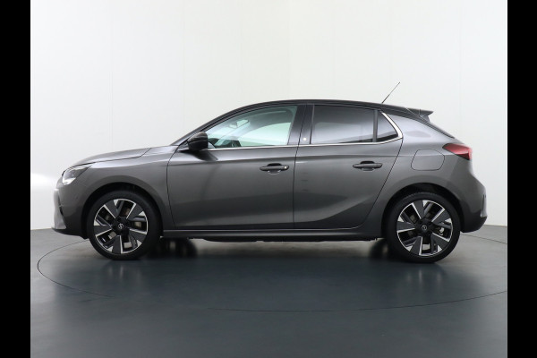 Opel CORSA-E Elegance 50kWh Two-Tone Apple Carplay Android Auto Navi Ecc Adap.Cruise Control 360° Camera Keyless Stoel-Stuurverwarming DAB Led Lmv 17" Verkeersbord detectie Rijstrooksensor Winter-Pakket Parkeer-Pakket Premium-Pakket 100% Dealeronderhouden Origineel Nederlandse Auto Nieuwprijs  €36.045,-