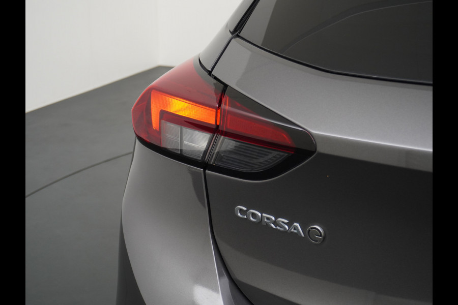Opel CORSA-E Elegance 50kWh Two-Tone Apple Carplay Android Auto Navi Ecc Adap.Cruise Control 360° Camera Keyless Stoel-Stuurverwarming DAB Led Lmv 17" Verkeersbord detectie Rijstrooksensor Winter-Pakket Parkeer-Pakket Premium-Pakket 100% Dealeronderhouden Origineel Nederlandse Auto Nieuwprijs  €36.045,-