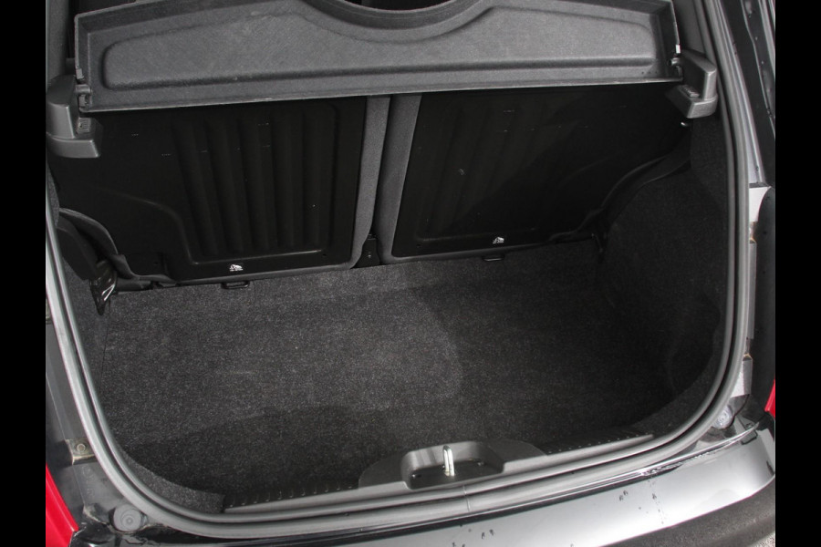 Fiat 500 1.0 Hybrid Dolcevita Finale Panorama dak Control Navigatie Apple Carplay/Android Auto Parkeer Sensoren Digitale Cockpit Climate Control Lichtmetalen Velgen Cruise Control Dab