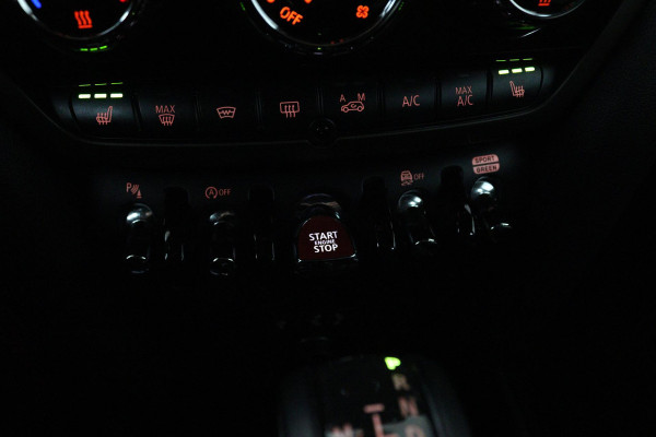 MINI Countryman 2.0 Cooper S Chili (ACHTERUITRIJCAMERA, STOELVERWARMING, NAVIGATIE, CRUISE, DEALER ONDERHOUDEN)